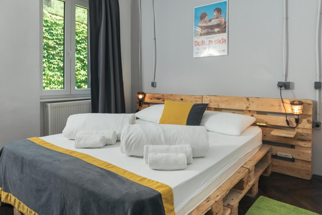 Stay Swanky Hostel Zagreb Bagian luar foto