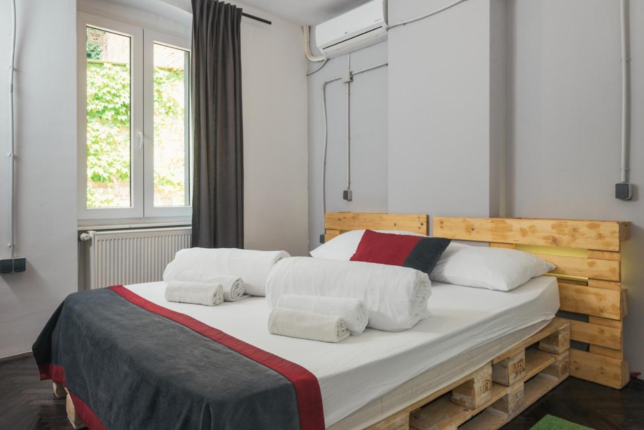 Stay Swanky Hostel Zagreb Bagian luar foto