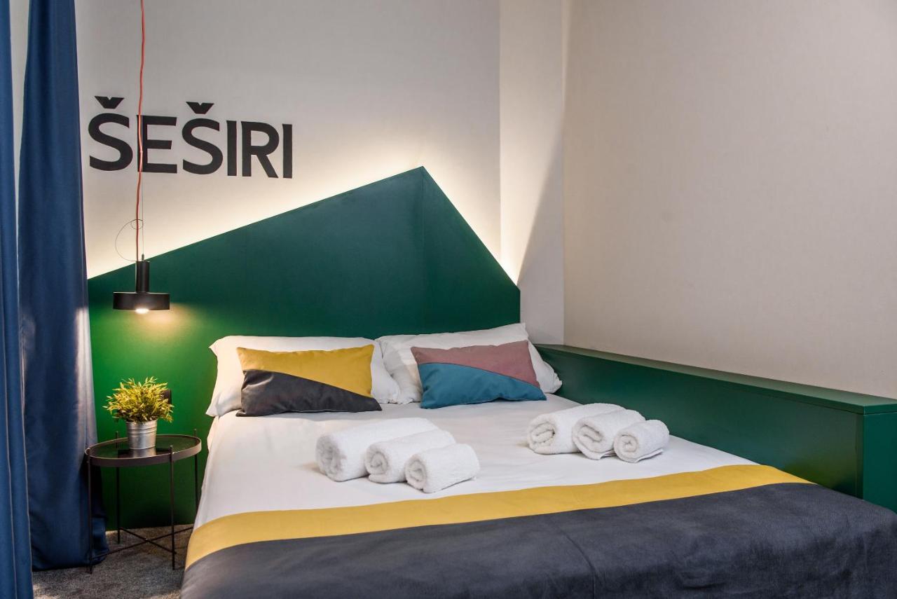 Stay Swanky Hostel Zagreb Bagian luar foto