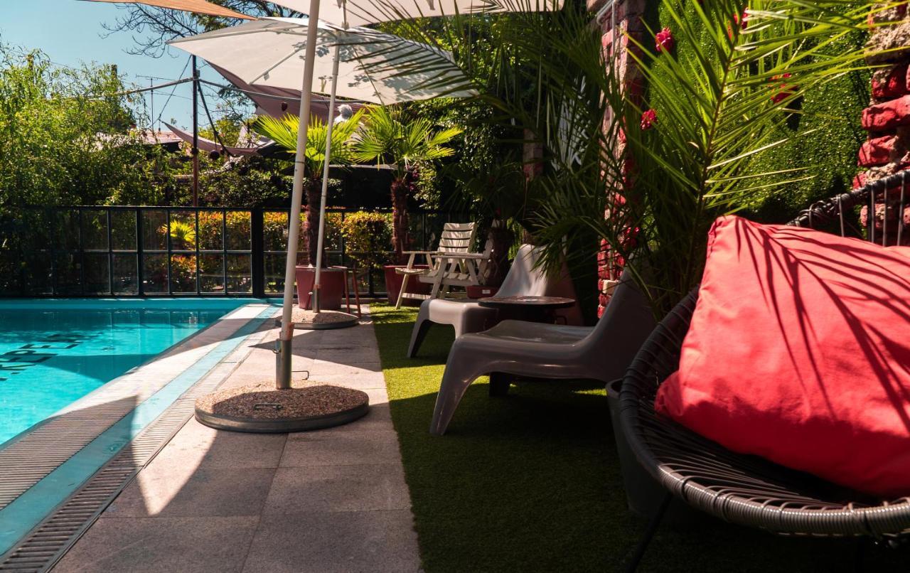 Stay Swanky Hostel Zagreb Bagian luar foto