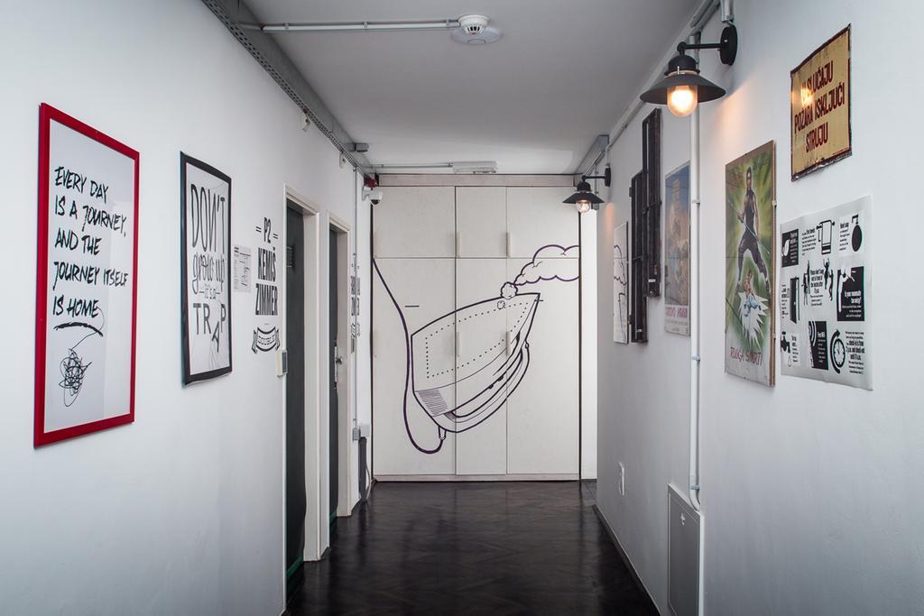 Stay Swanky Hostel Zagreb Bagian luar foto