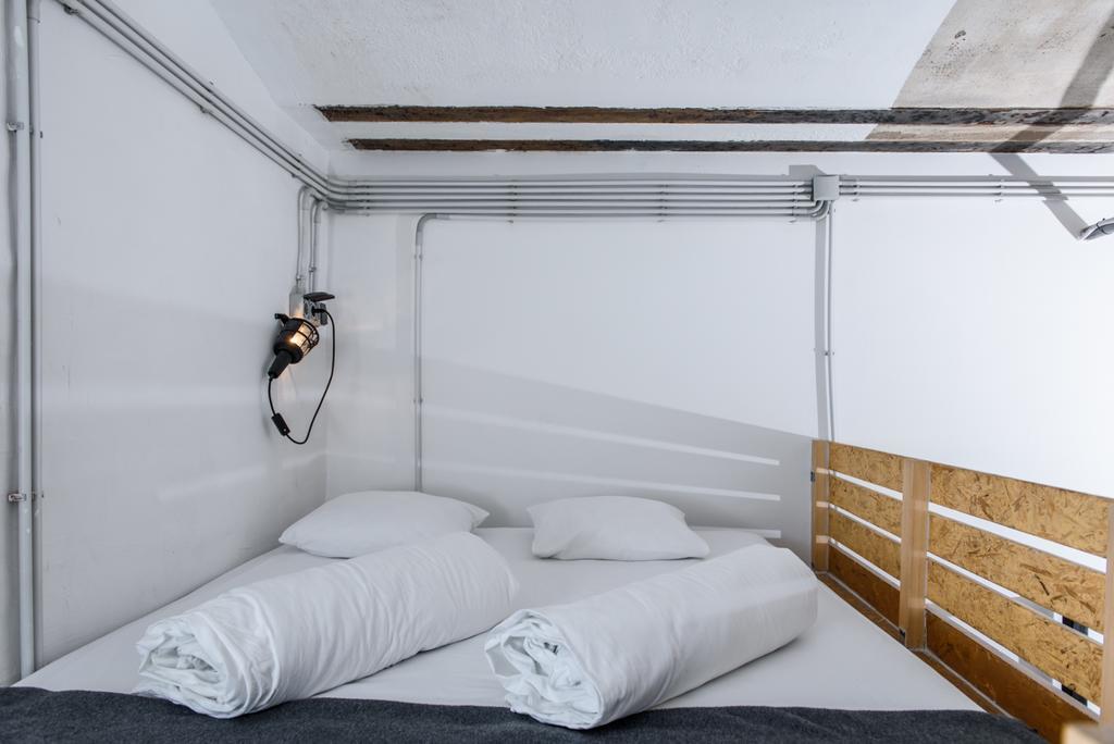 Stay Swanky Hostel Zagreb Bagian luar foto