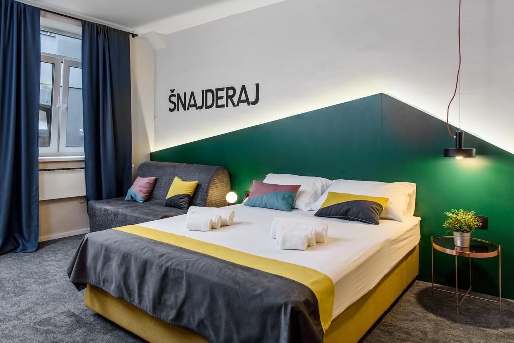 Stay Swanky Hostel Zagreb Bagian luar foto