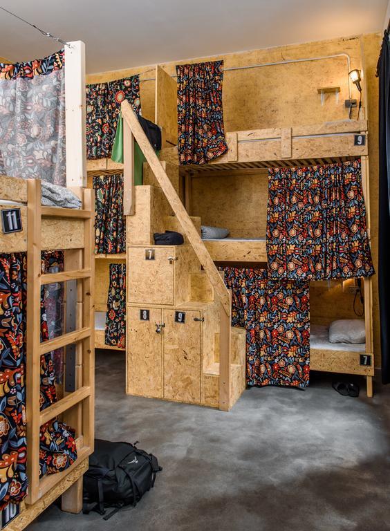 Stay Swanky Hostel Zagreb Bagian luar foto