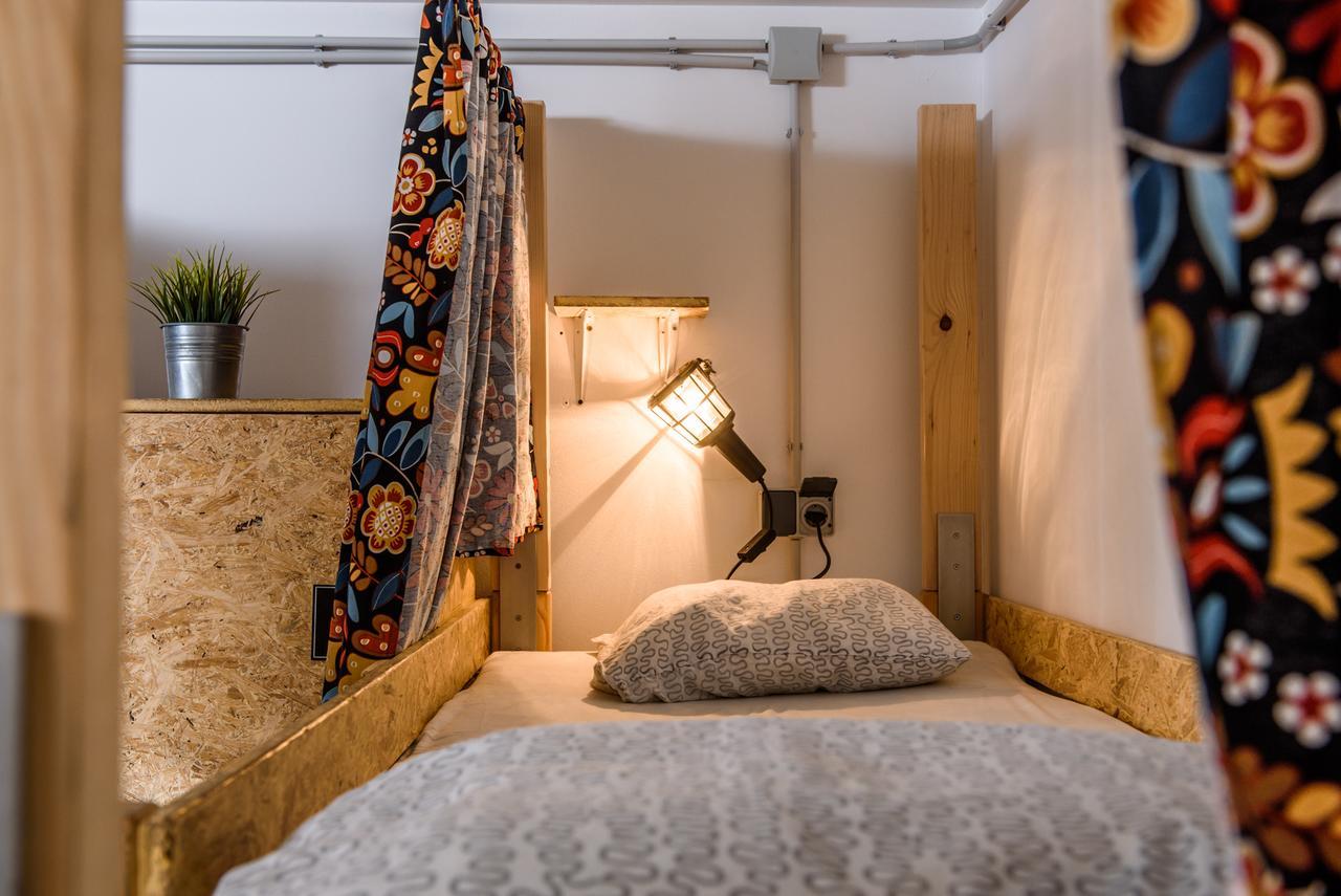 Stay Swanky Hostel Zagreb Bagian luar foto