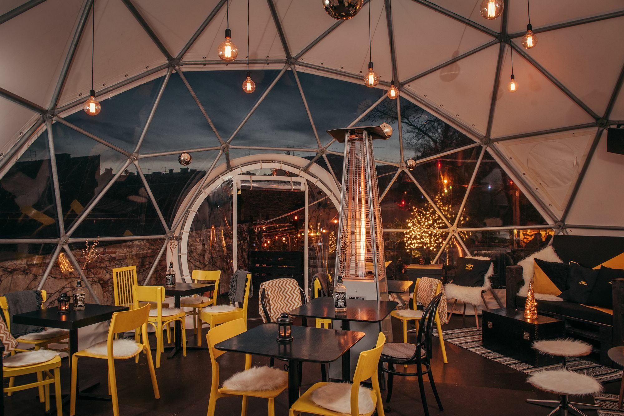 Stay Swanky Hostel Zagreb Bagian luar foto